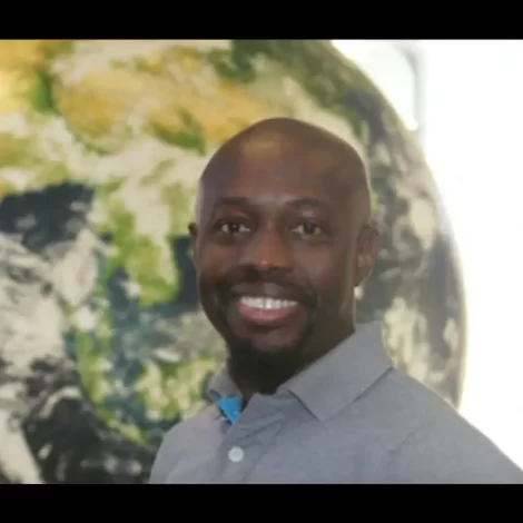 Headshot Screenshot_20250414_004859_Gallery